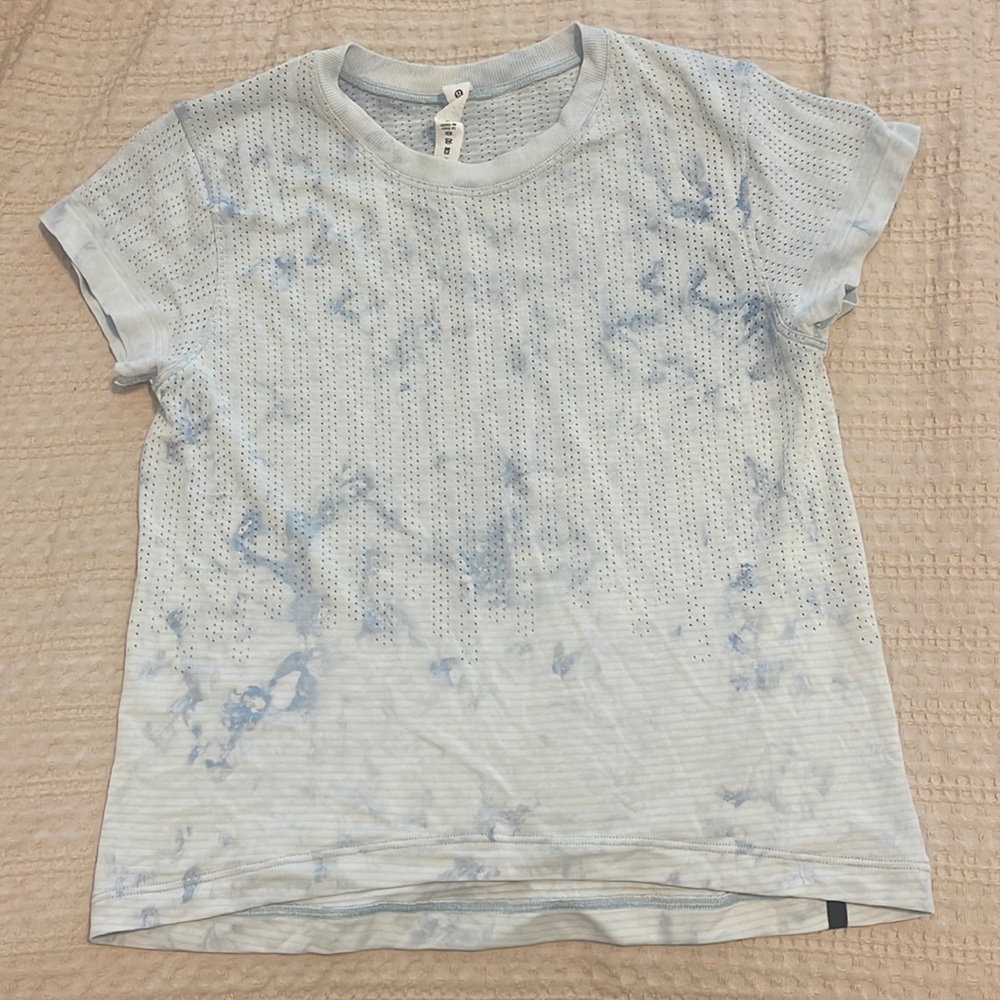 Lululemon workout top